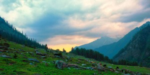 kasol_kheerganga_travel_photographer_avnish_aditi_03